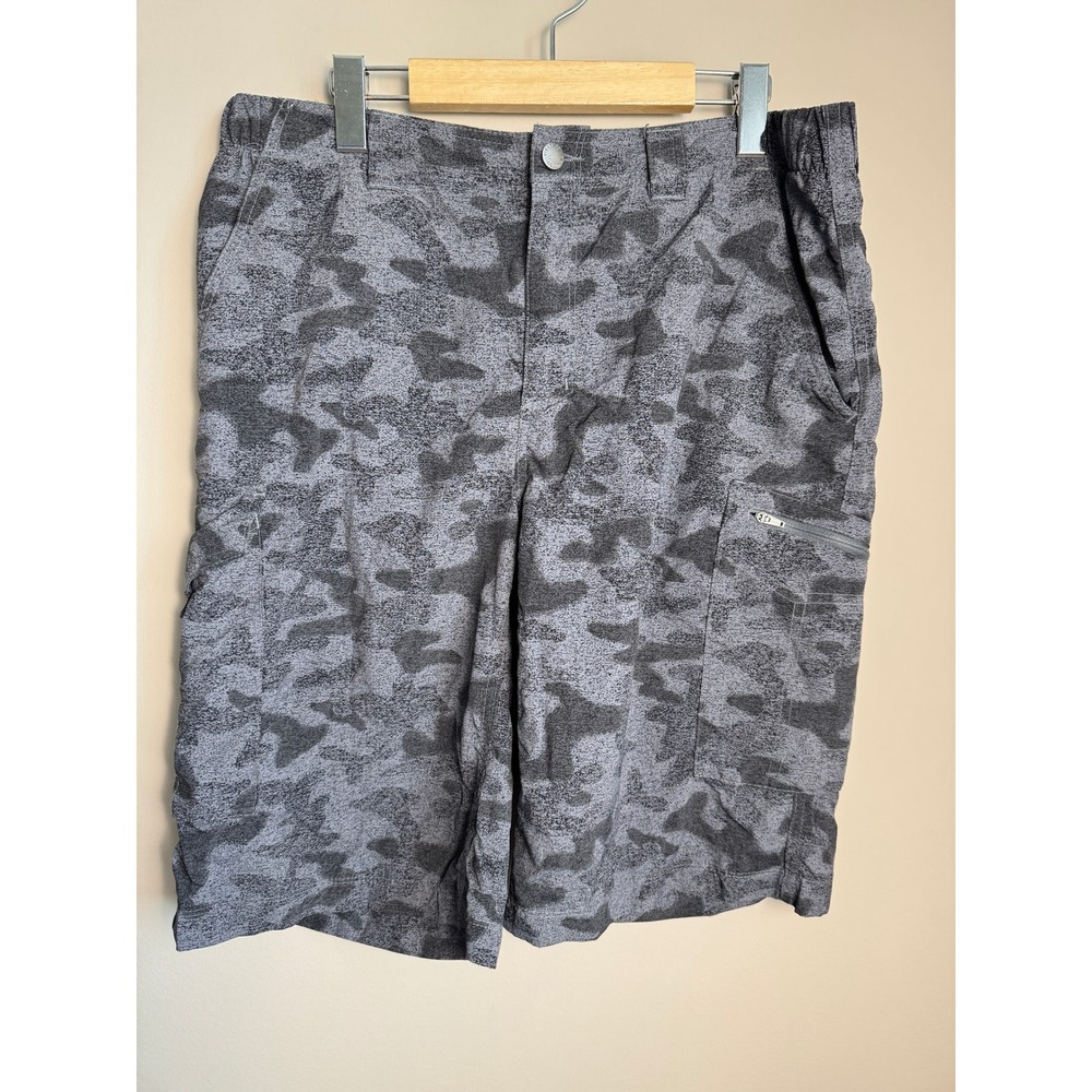 Columbia Gray Camo Omni-Shade Cargo Shorts 34 Gorpcore Hiking Outdoor Comfort